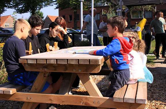 Bijzonder ontmoetingspleintje in Tiel geopend