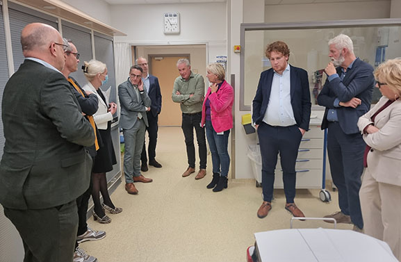 Burgemeester en wethouders Tiel op bezoek bij Ziekenhuis Rivierenland