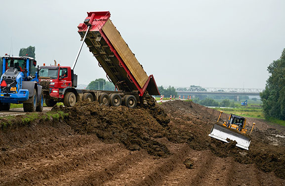 West Betuwe wil nu echt haast maken met versterking Waaldijk