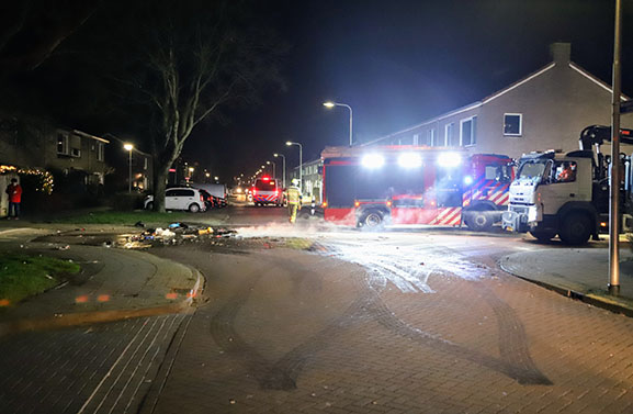 Hulpverleners in Culemborg bekogeld met vuurwerk, Mobiele Eenheid grijpt in