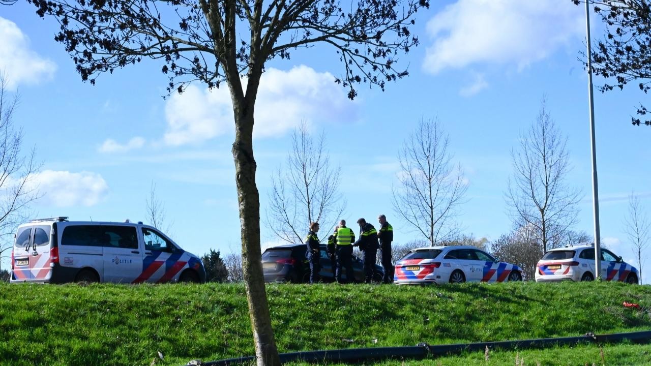 Gestolen Mercedes ontketent grootschalige politieachtervolging op de A2