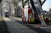 Hulpdiensten gealarmeerd voor woningbrand op een dak in Lexmond