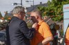 Voorzitter Oranjevereniging Dodewaard ontvangt Neder-Betuwe Speld