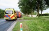 UPDATE | Auto botst tegen boom in Buren, één dode en twee zwaargewonden