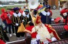 Sinterklaas in Tiel aangekomen, oldtimer gooide bijna roet op de pepernoten